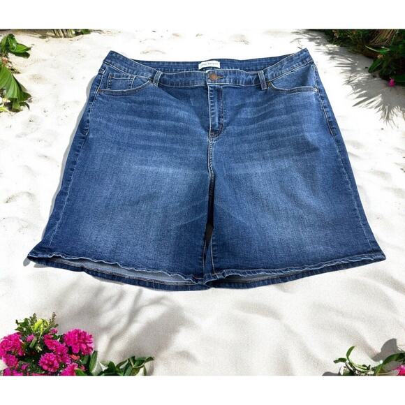 Lane Bryant Signature Fit Boyfriend Midi Denim Short Sz 20 Flex Magic Waistband - Picture 1 of 5
